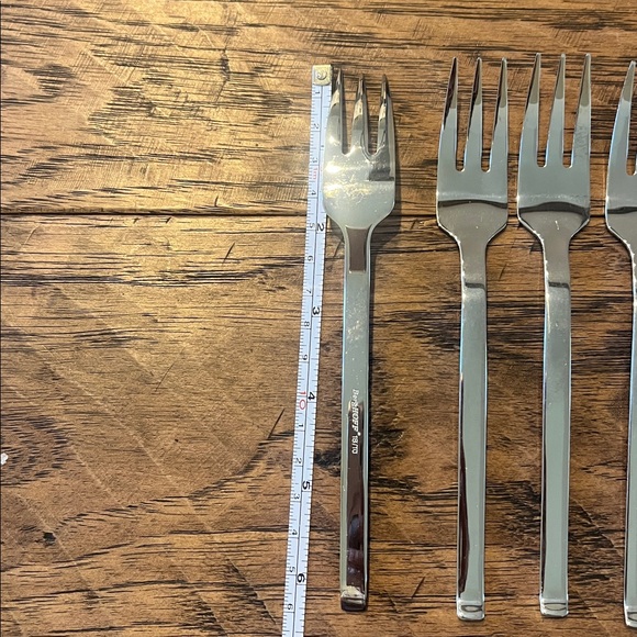 BergHOFF Essentials Stainless Salad Forks (7) - Picture 2 of 4